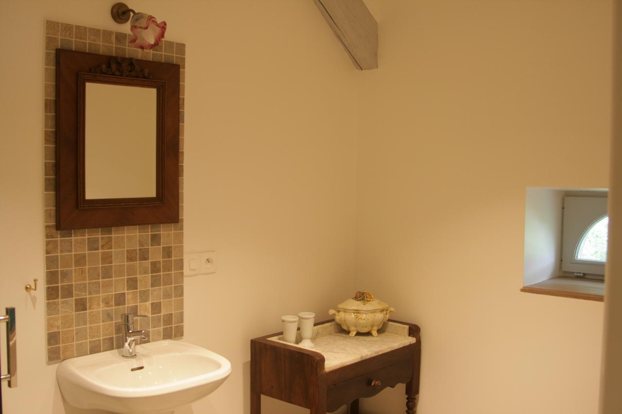 Domaine Des Douves Bed and Breakfast Ancy-le-Franc Eksteriør billede
