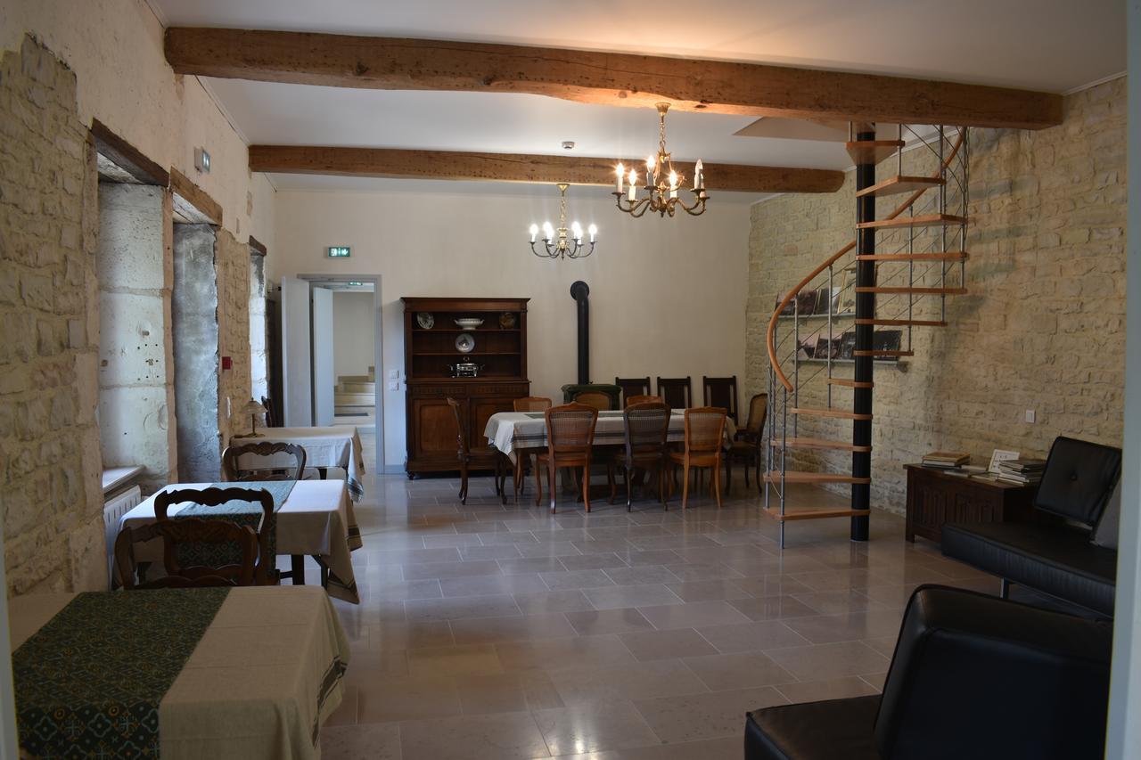 Domaine Des Douves Bed and Breakfast Ancy-le-Franc Eksteriør billede