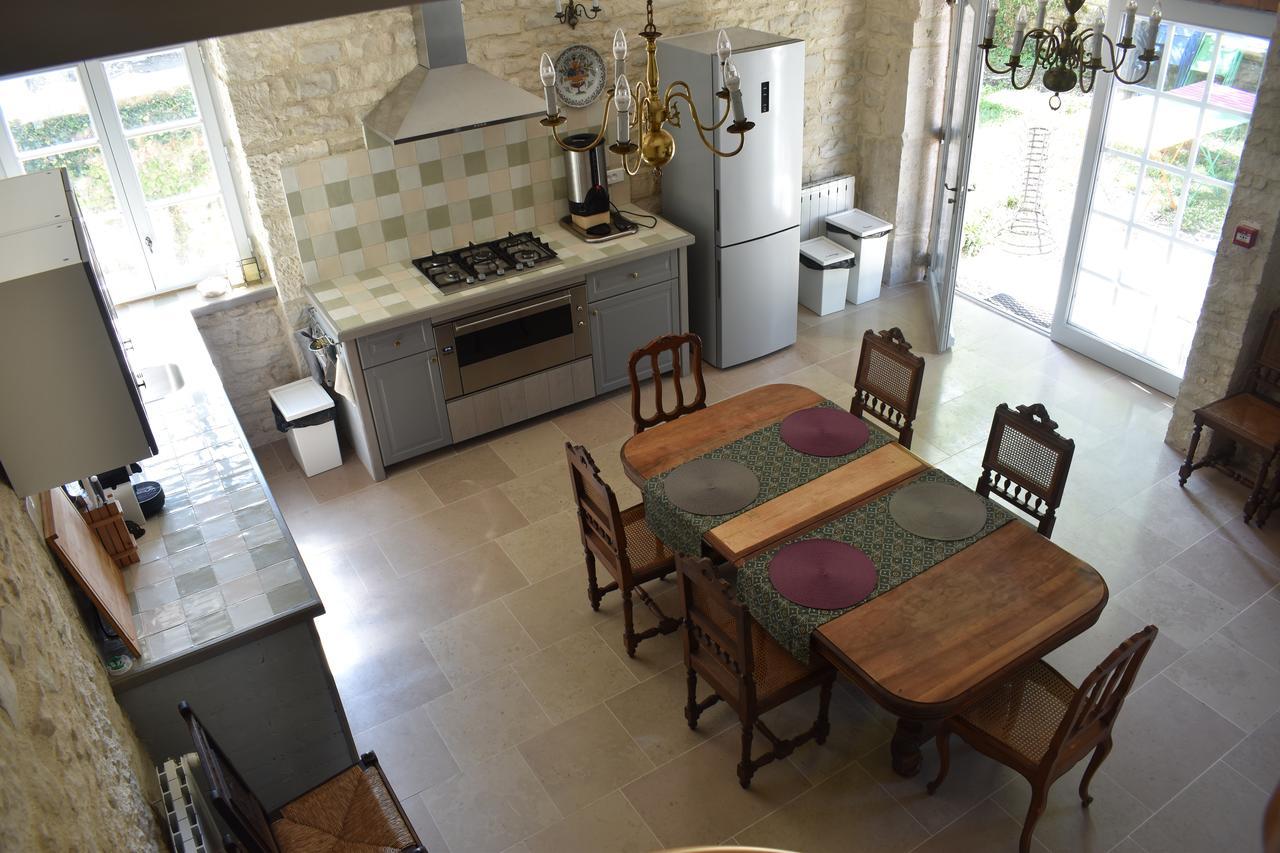 Domaine Des Douves Bed and Breakfast Ancy-le-Franc Eksteriør billede