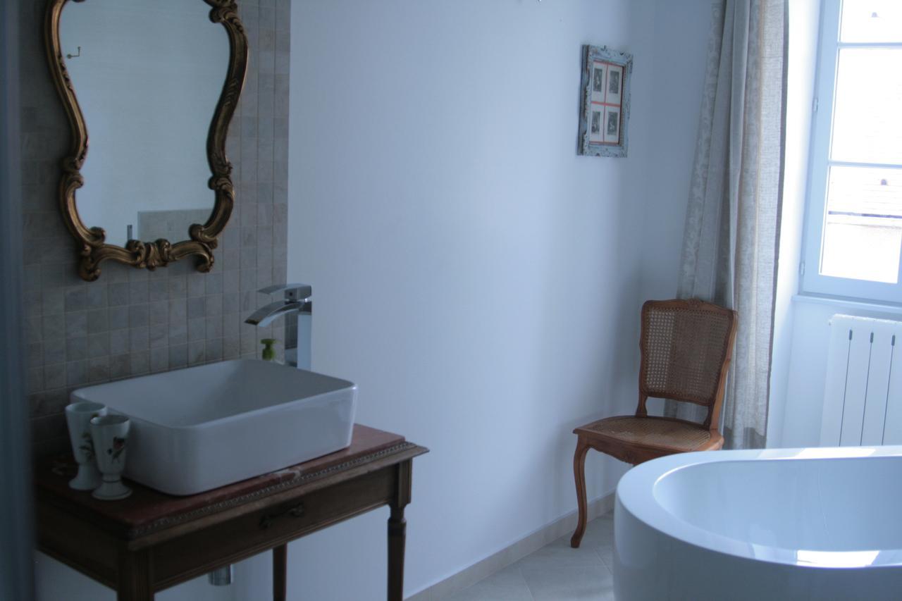 Domaine Des Douves Bed and Breakfast Ancy-le-Franc Eksteriør billede